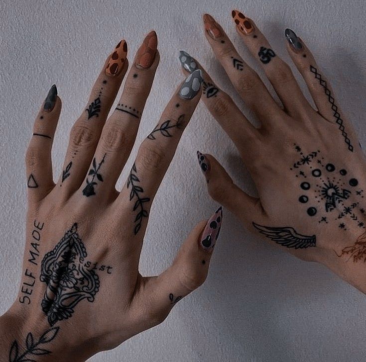 10 Creative Finger Tattoo Ideas For A Bold And Unique Look Artofit