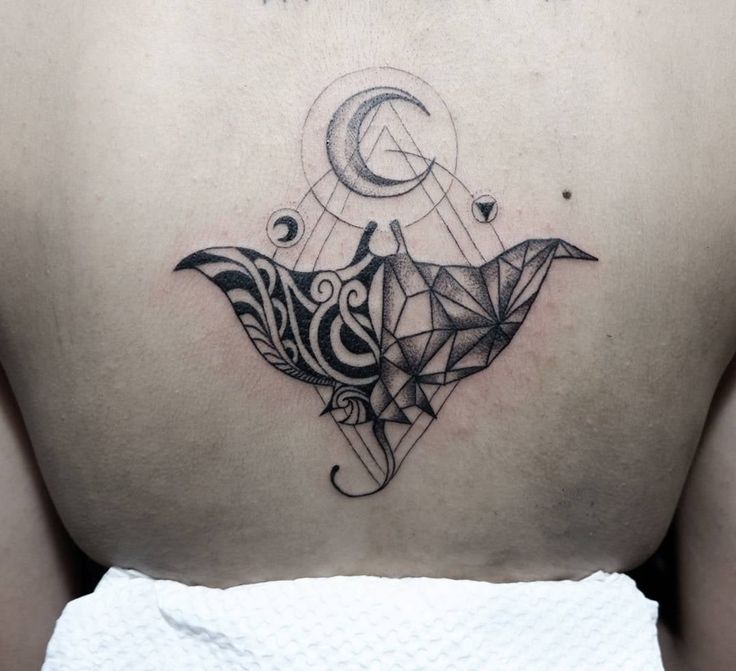 12 Gorgeous Stingray Tattoos You Amp 39 Ll Want To Get Inked Asap Stingray