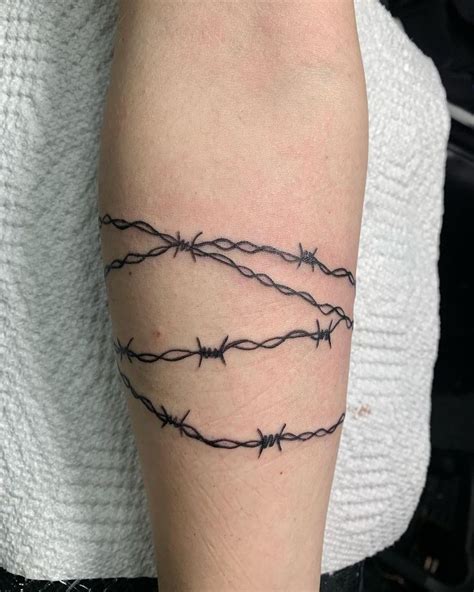 20 Barbed Wire Tattoo Designs For Women And Men Artofit