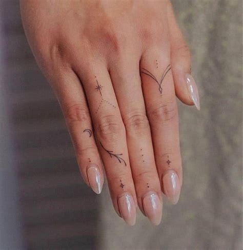 25 Dainty Finger Tattoos To Bring Out Your Beauty 25 Dainty Finger Tattoos To Bring Out Your Beauty