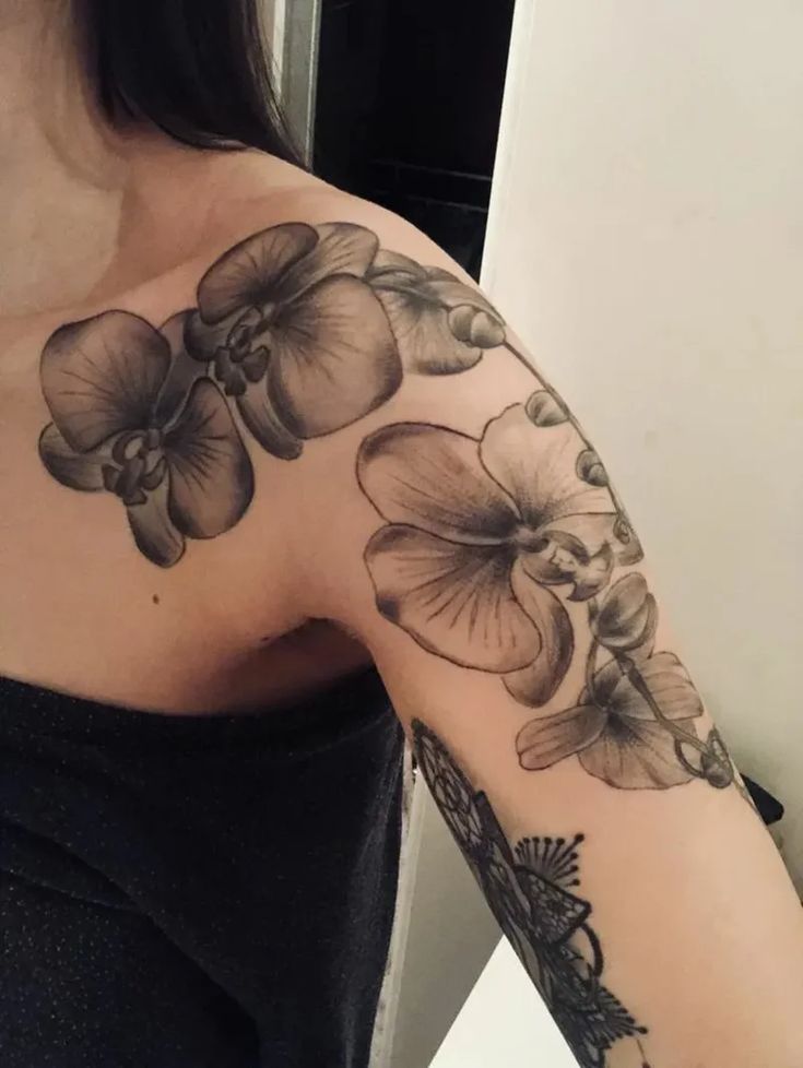 30 Stunning Shoulder Tattoos For Women 2021