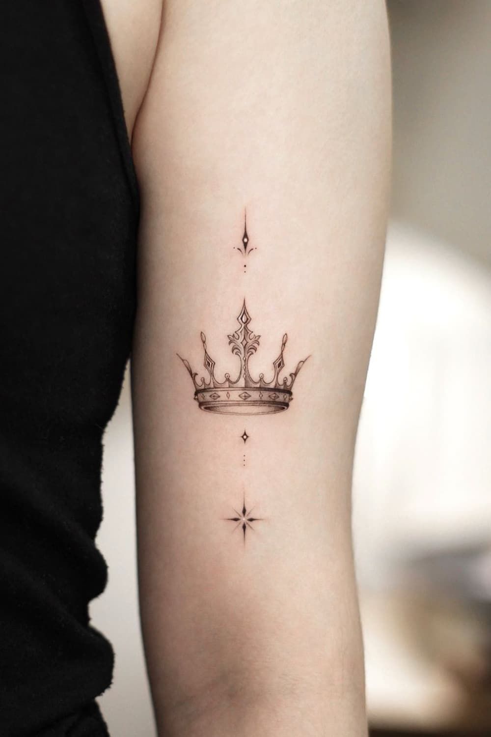 39 Unique Crown Tattoo Ideas Artofit