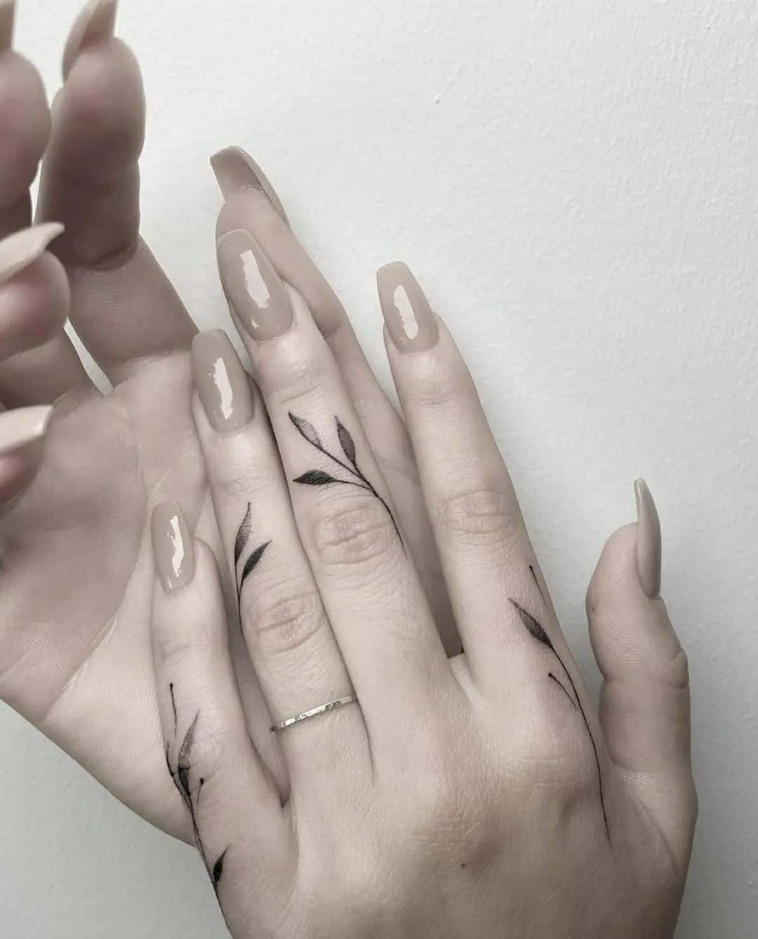 50 Awesome Finger Tattoo Ideas For Men Amp Women In 2023 50 Awesome Finger Tattoo Ideas For Men Amp Women In 2023