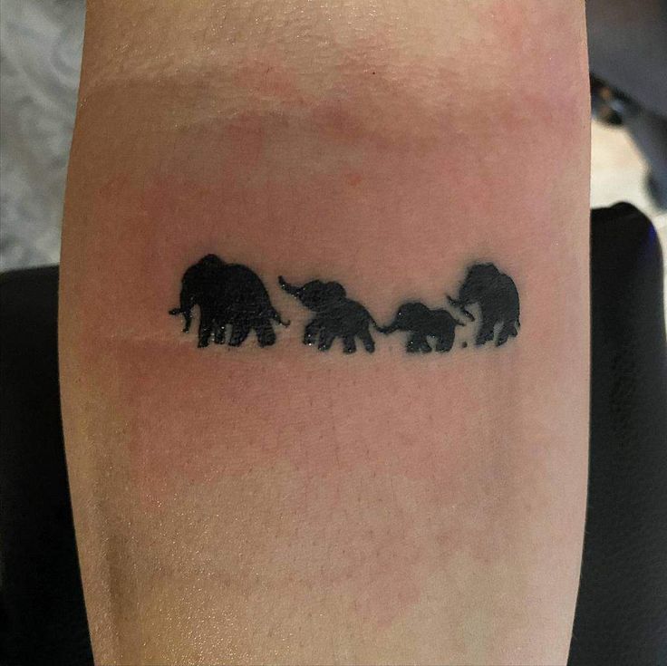 61 Cool Small Elephant Tattoo Ideas