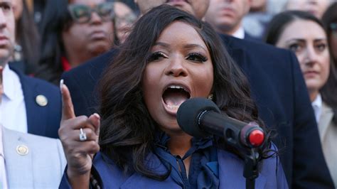 What Do Jasmine S. Asia Texts Reveal About Regional Poetry Trends?