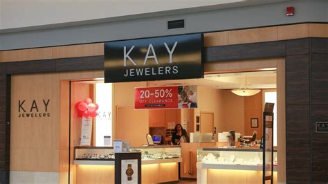 Kay Jewelers Owner Sees Sales Rebounding Sparking Shares Fashnfly