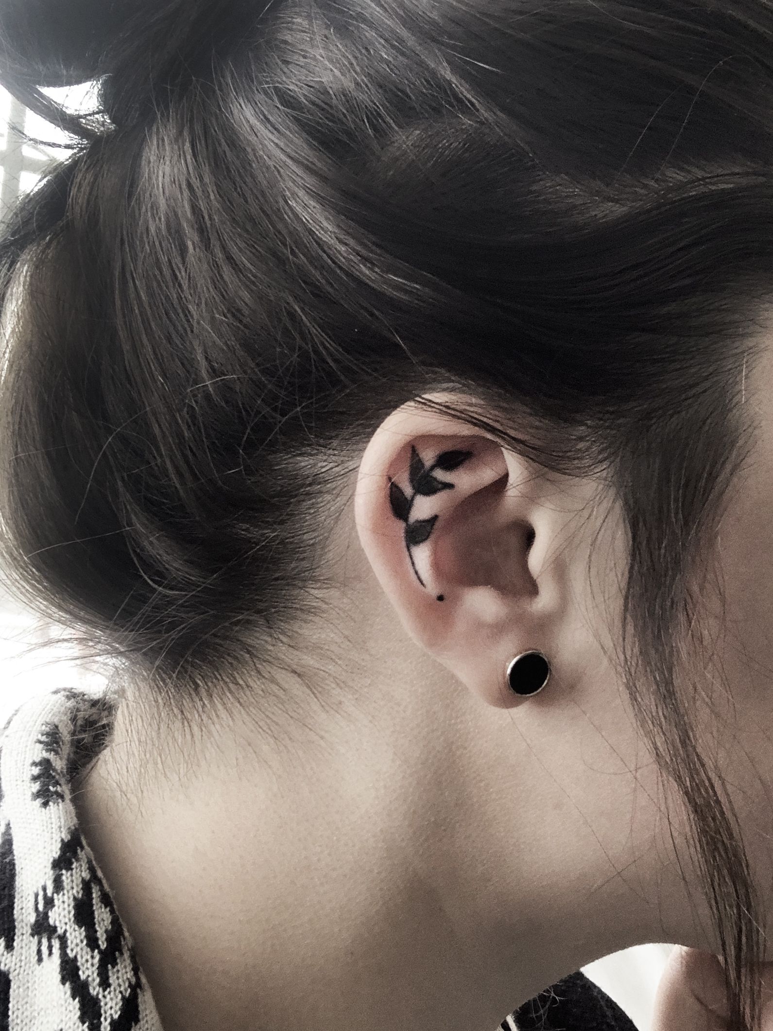 Minimalist Ear Tattoo Trend Has People Getting Tiny Tattoos On Ear