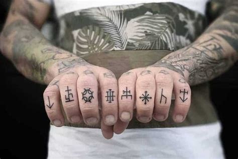 Pin By Alex Ac On Knuckle Tattoos Cool Finger Tattoos Men Finger