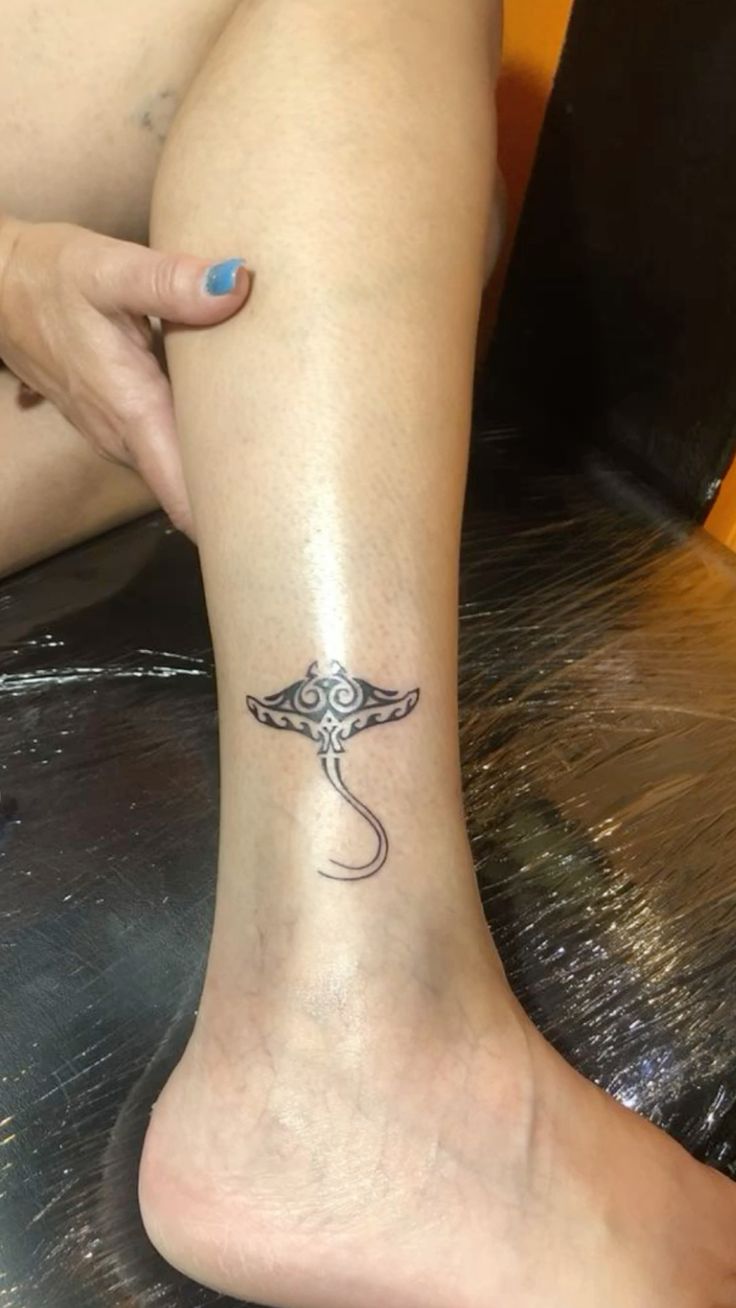 Sting Ray Unique Tattoo On Ankle Manta Ray Ocean Sea Inspired Tattoos