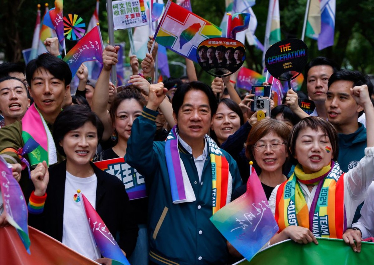 Taiwan Presidential Frontrunner Joins Huge Crowds At East Asia S Largest Pride March Reuters